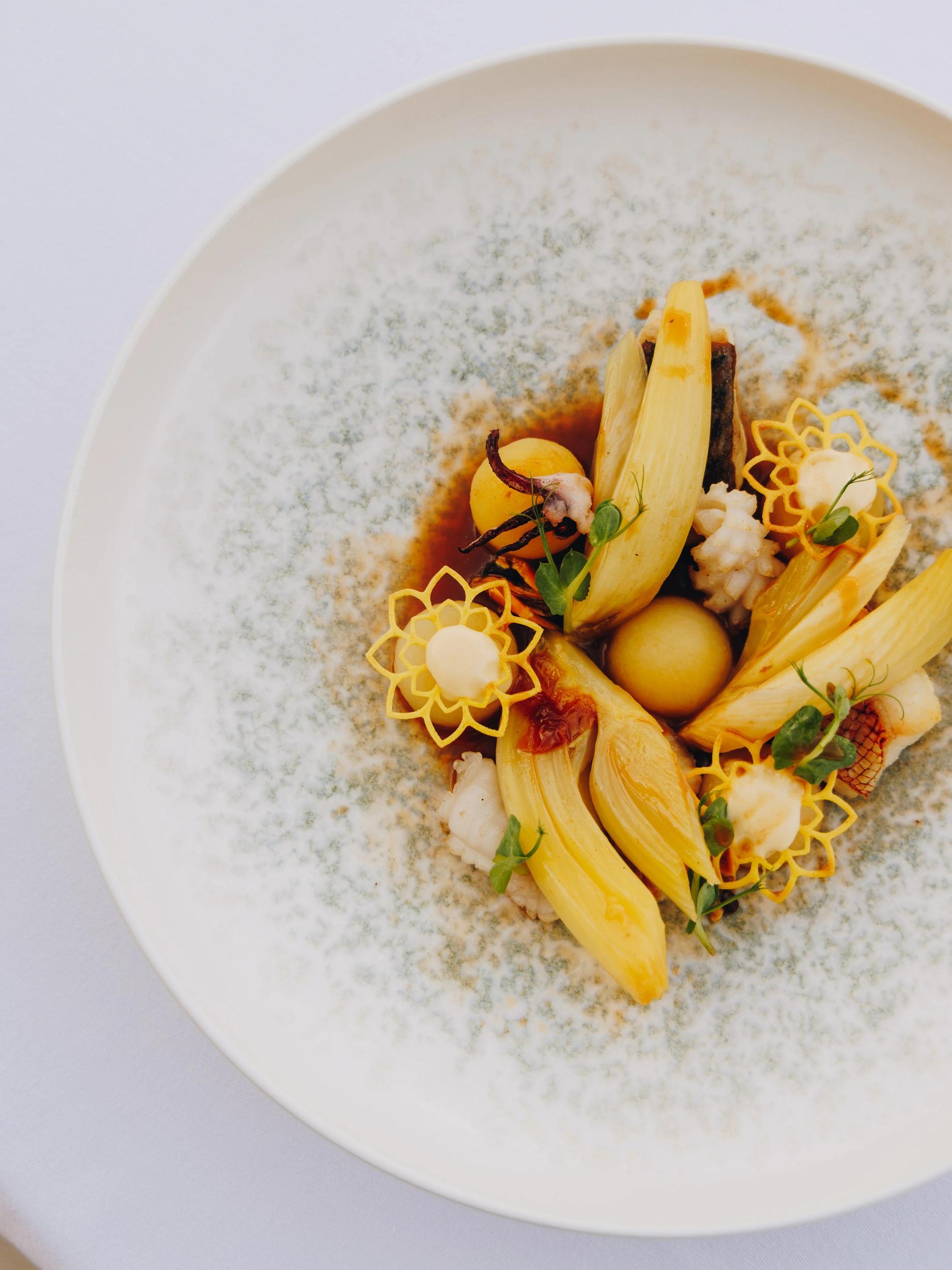 Des plats élaborés au restaurant La Tavola à l'hôtel Corsica à Calvi